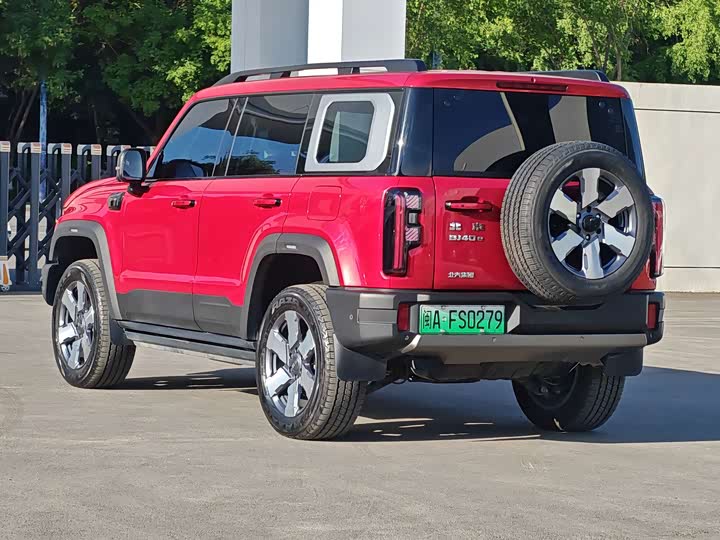 BAIC Beijing BJ40 Hybrid, 2025 — фото 8 из 9