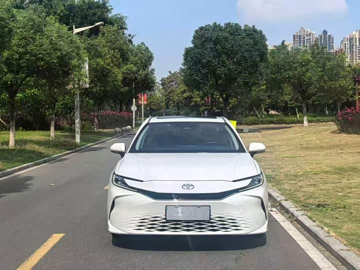 Toyota Camry, 2024 — фото 3 из 9
