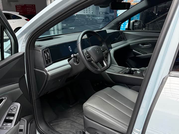 BYD Song L DM-i Hybrid, 2025 — фото 7 из 9