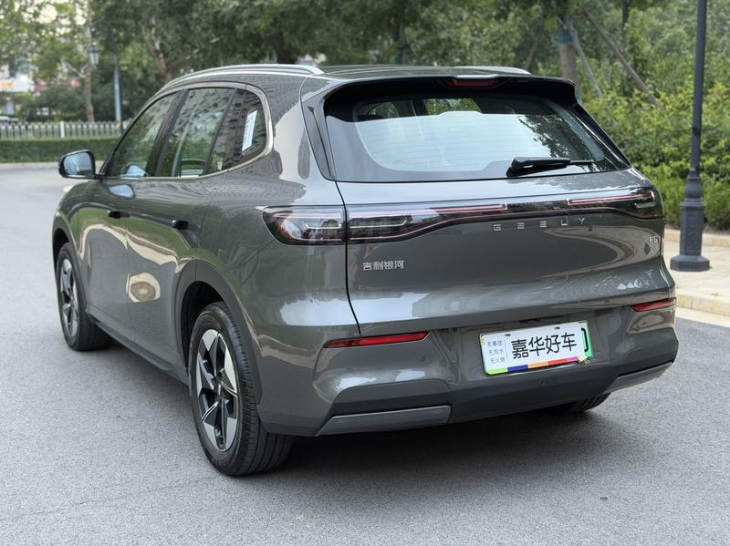 Geely Galaxy E5, 2025 — фото 4 из 10