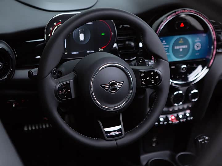 Mini Mini JCW, 2022 — фото 8 из 9
