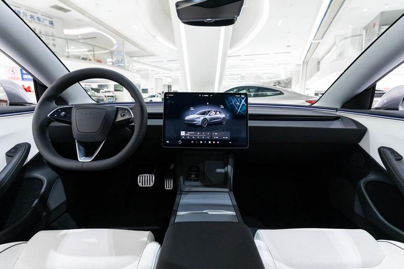 Tesla Model 3, 2025 — фото 8 из 12