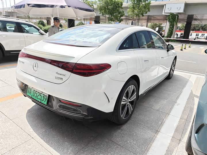 Mercedes-Benz EQE, 2025 — фото 2 из 9