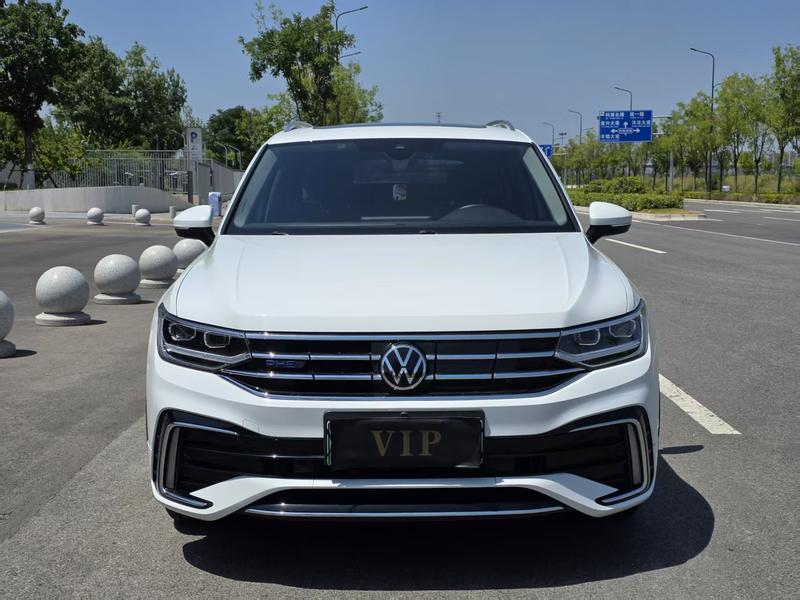 Volkswagen Tiguan L Hybrid, 2024 — фото 2 из 10