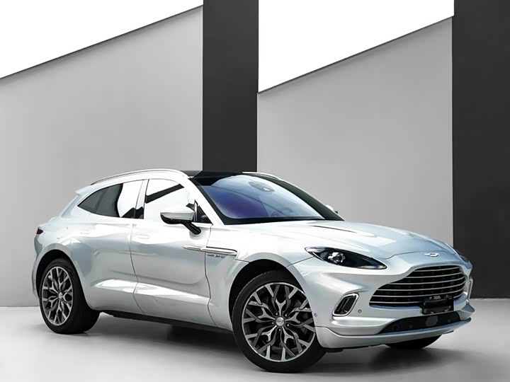 Aston Martin DBX, 2023 — фото 3 из 9