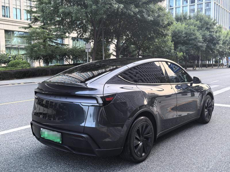 Tesla Model Y, 2025 — фото 7 из 12
