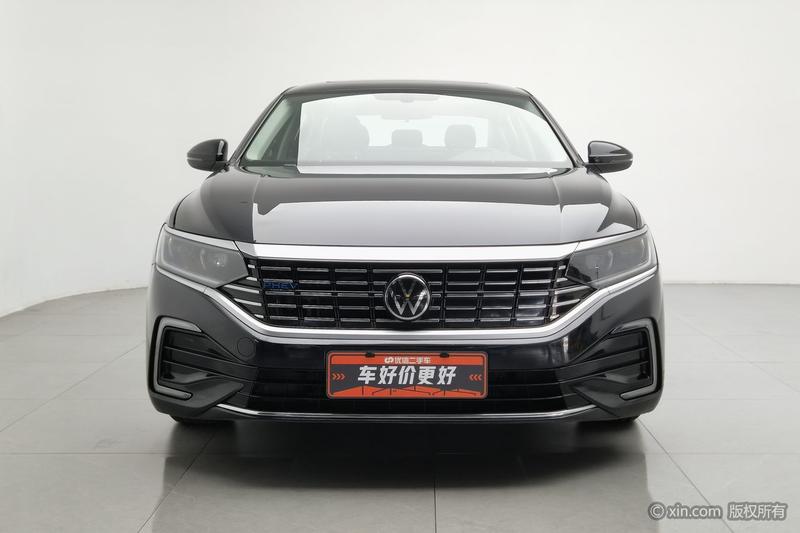 Volkswagen Passat Hybrid, 2023 — фото 2 из 12