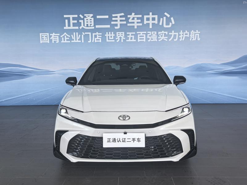 Toyota Camry, 2024 — фото 2 из 12