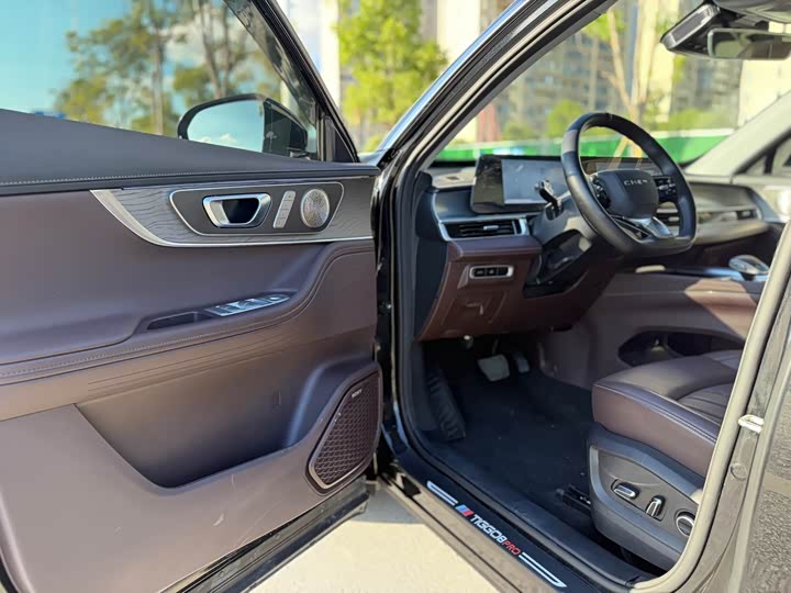Chery Tiggo 8 Pro, 2022 — фото 8 из 9