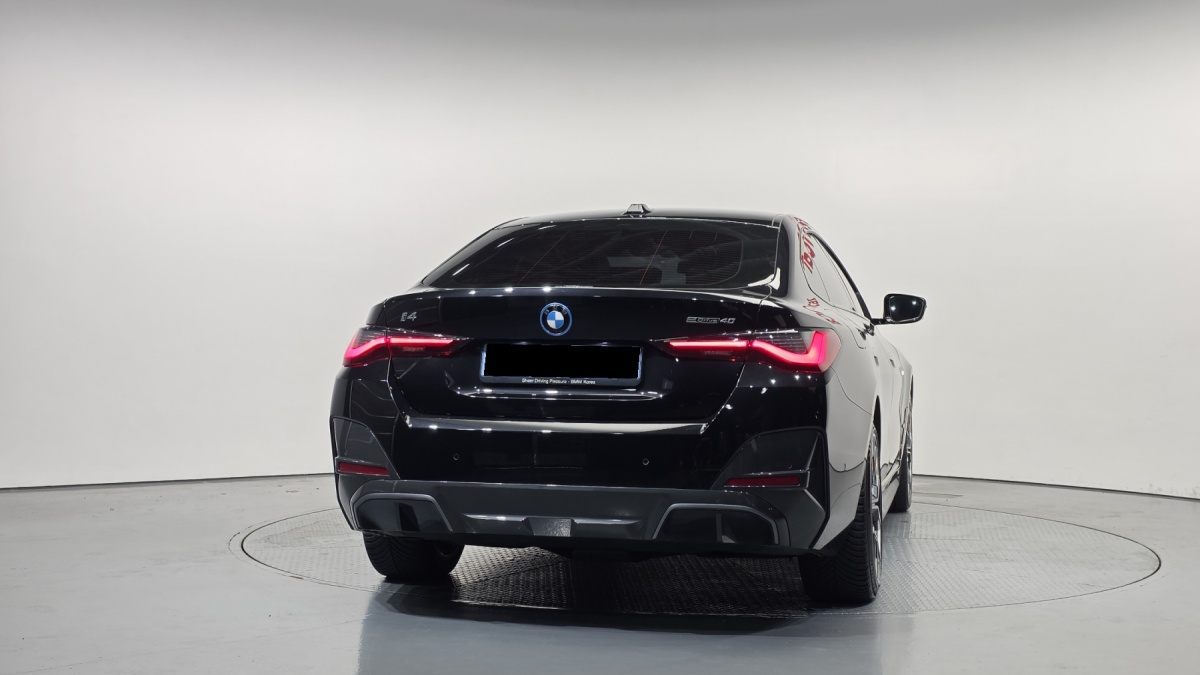 BMW i4, 2022 — фото 4 из 12