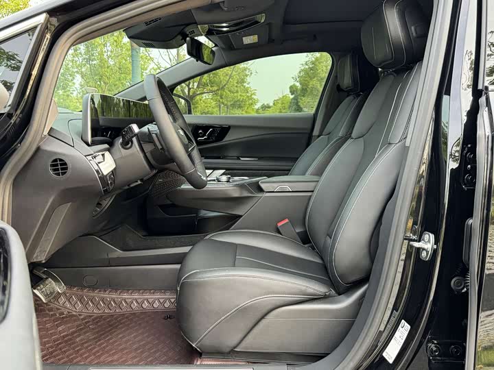 Cadillac Optiq, 2024 — фото 7 из 9