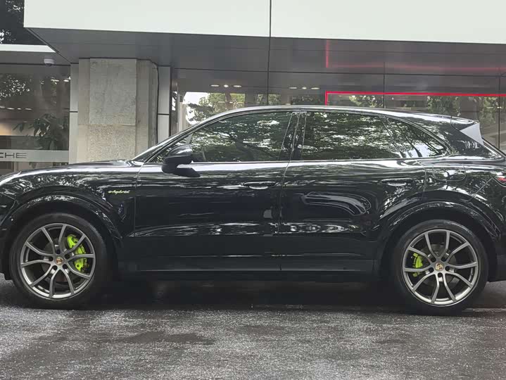Porsche Cayenne Hybrid, 2022 — фото 9 из 9