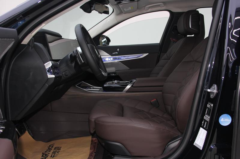 BMW 7 Series, 2025 — фото 12 из 12