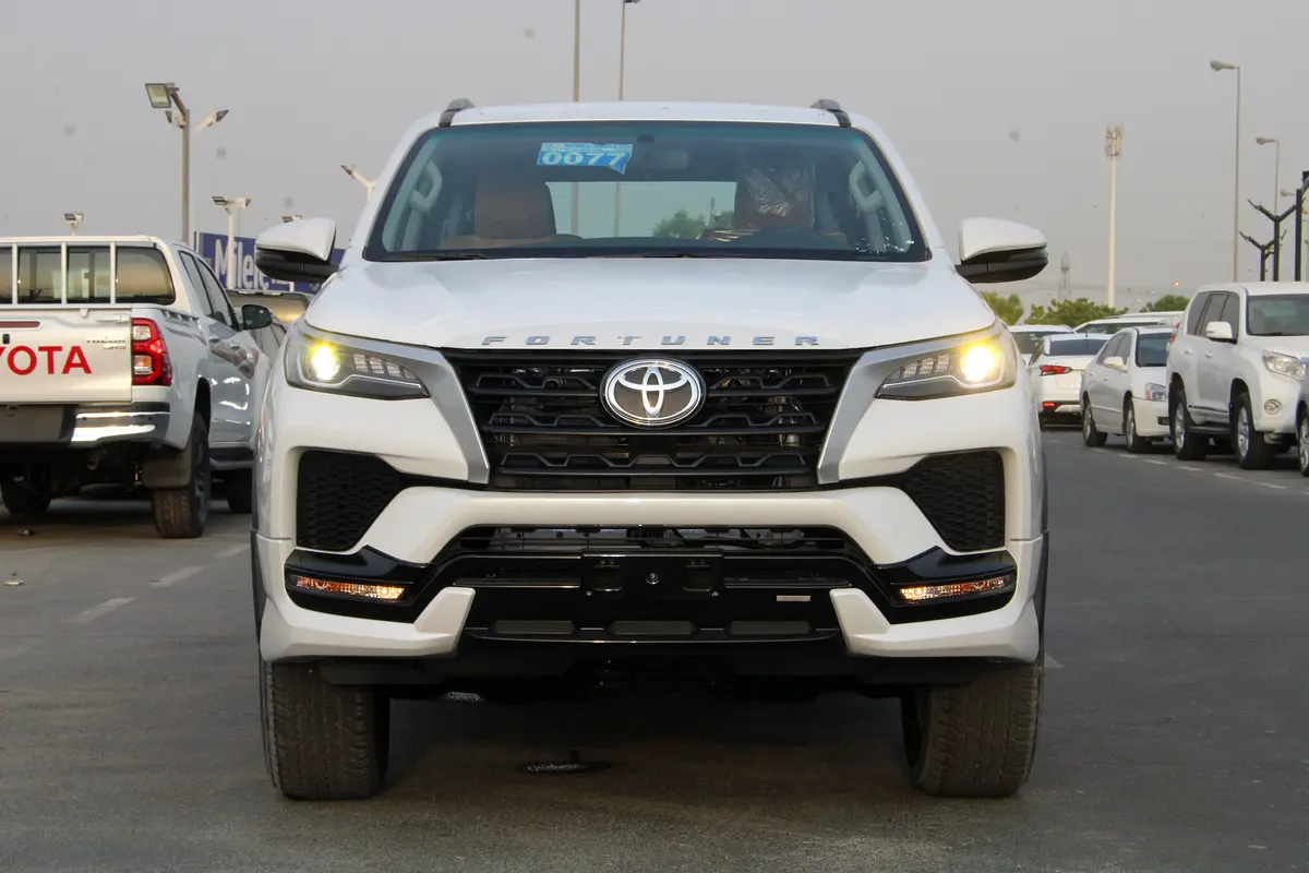Toyota Fortuner, 2026 — фото 2 из 10