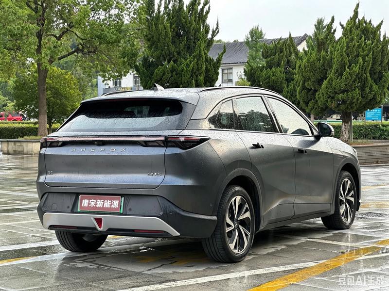 BAIC Arcfox Alpha T5, 2024 — фото 5 из 12