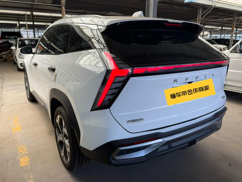 Geely Atlas L, 2022 — фото 4 из 12