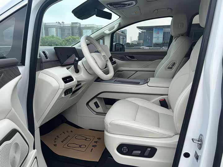 Wey 80 Hybrid, 2025 — фото 6 из 9