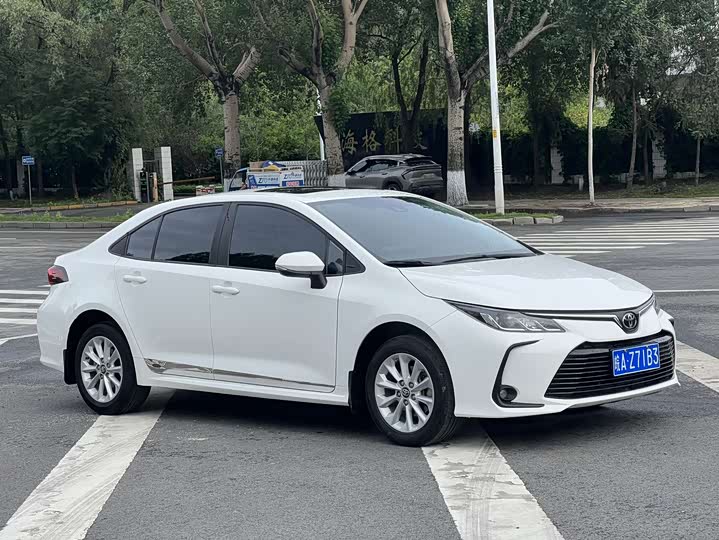 Toyota Corolla, 2022 — фото 2 из 9