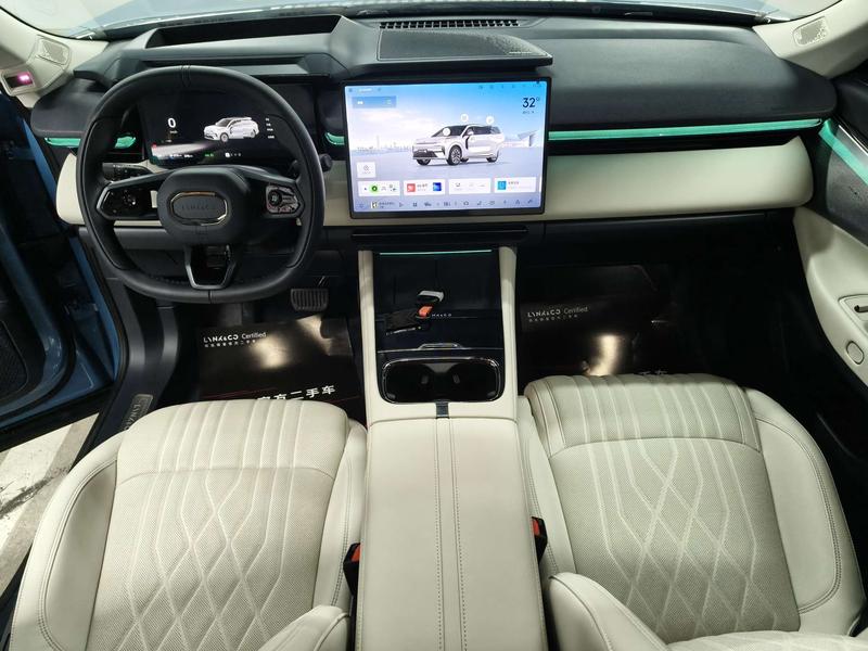 Lynk & Co 08 EM-P Hybrid, 2025 — фото 11 из 12