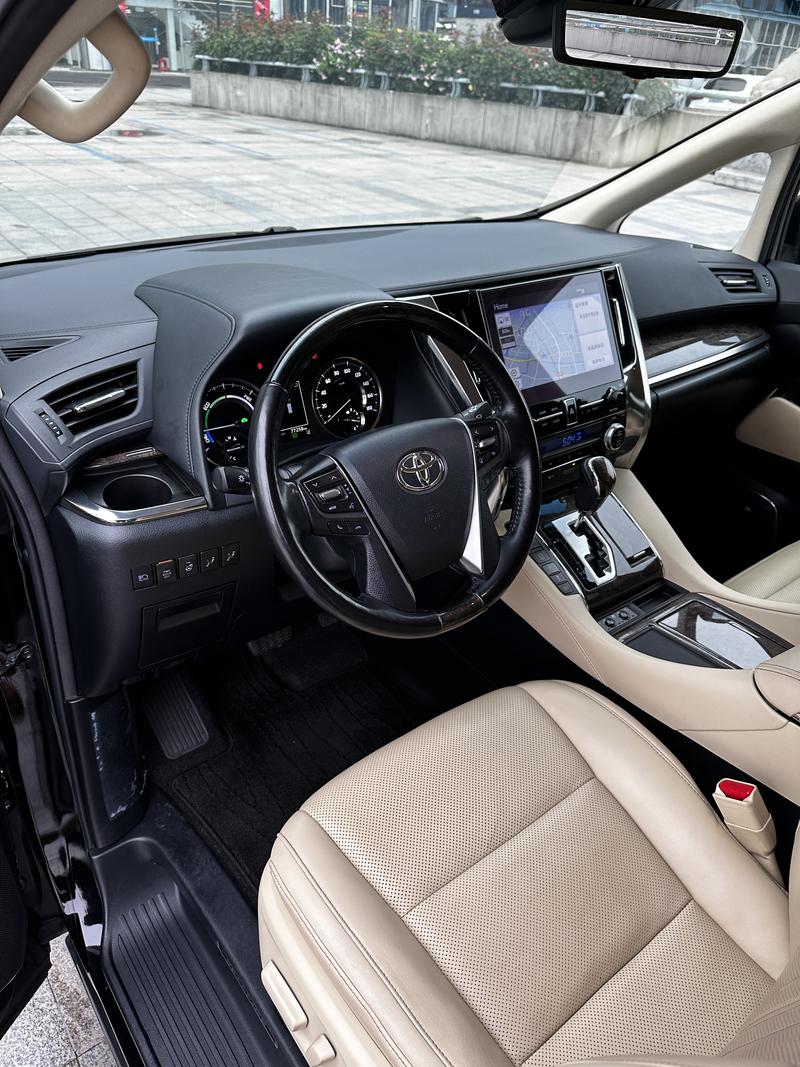 Toyota Vellfire, 2022 — фото 5 из 7