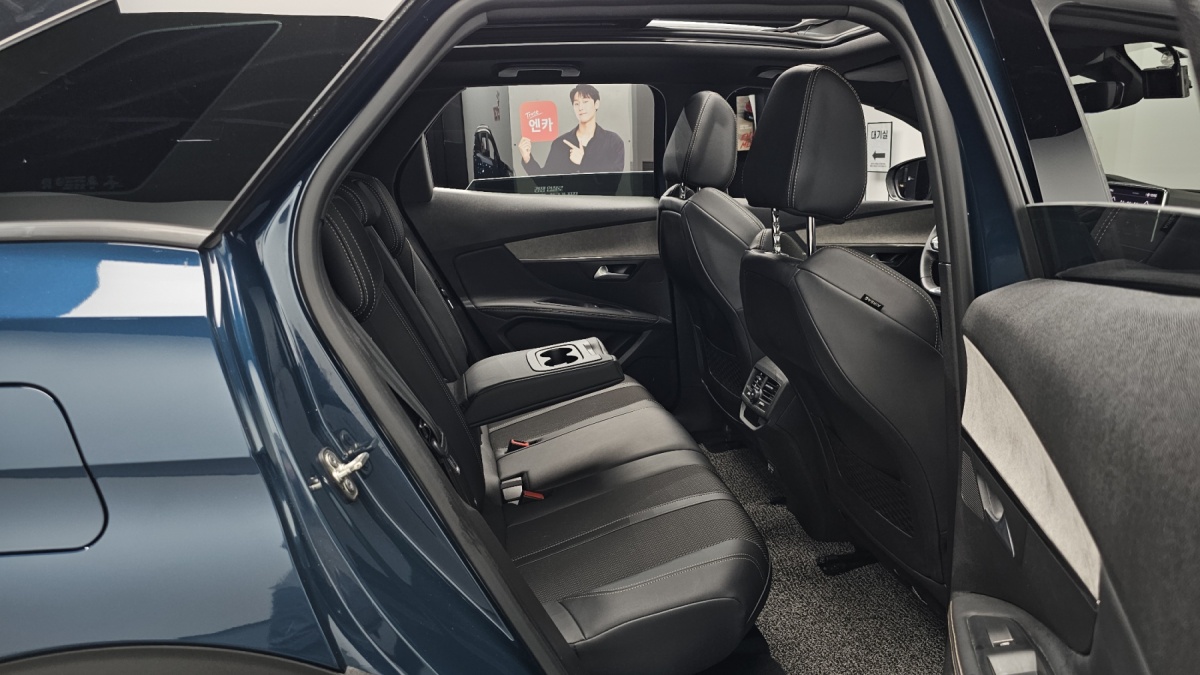 Peugeot 3008, 2022 — фото 11 из 12