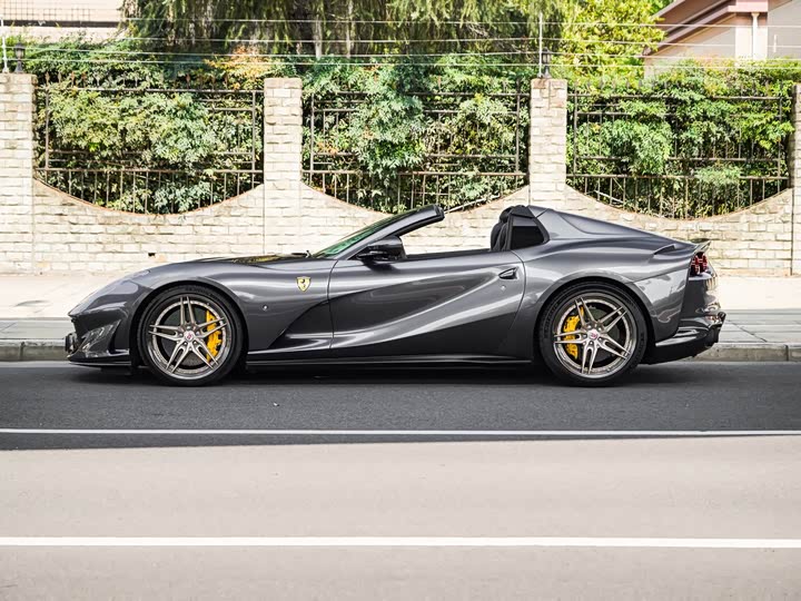 Ferrari 812, 2023 — фото 2 из 9