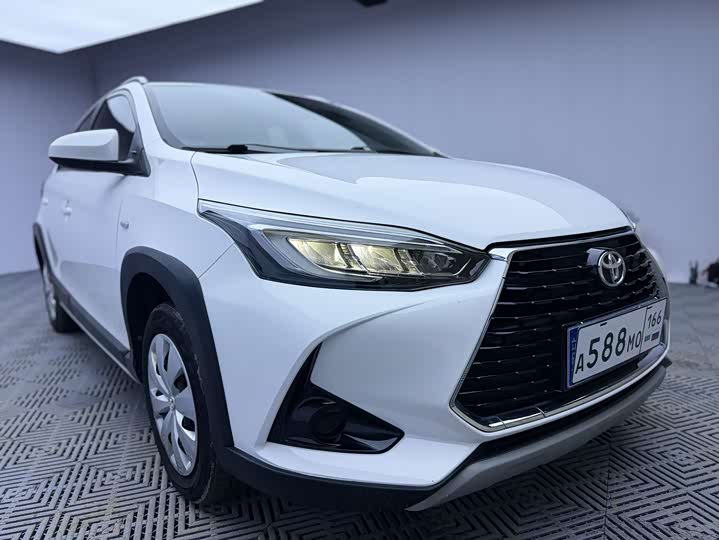 Toyota Yaris L Hatchback, 2022 — фото 3 из 9