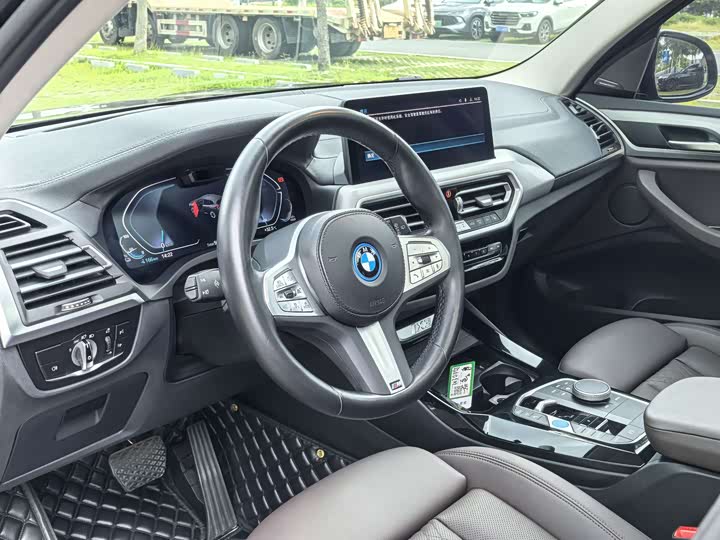 BMW iX3, 2023 — фото 9 из 9