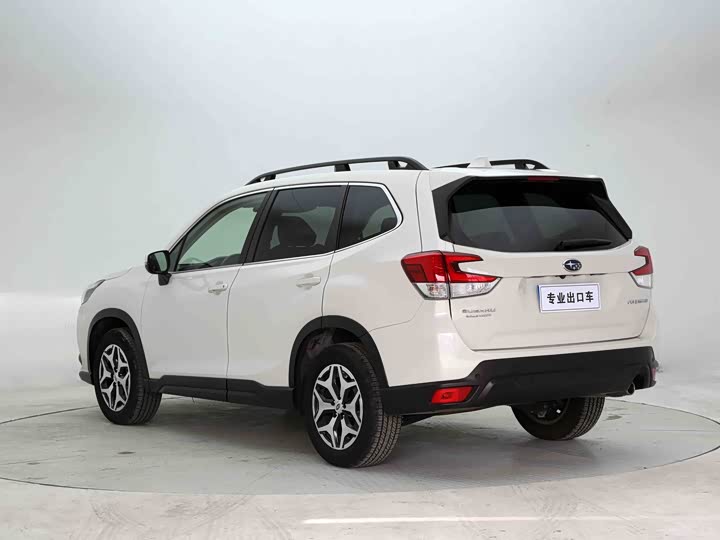 Subaru Forester, 2022 — фото 4 из 9
