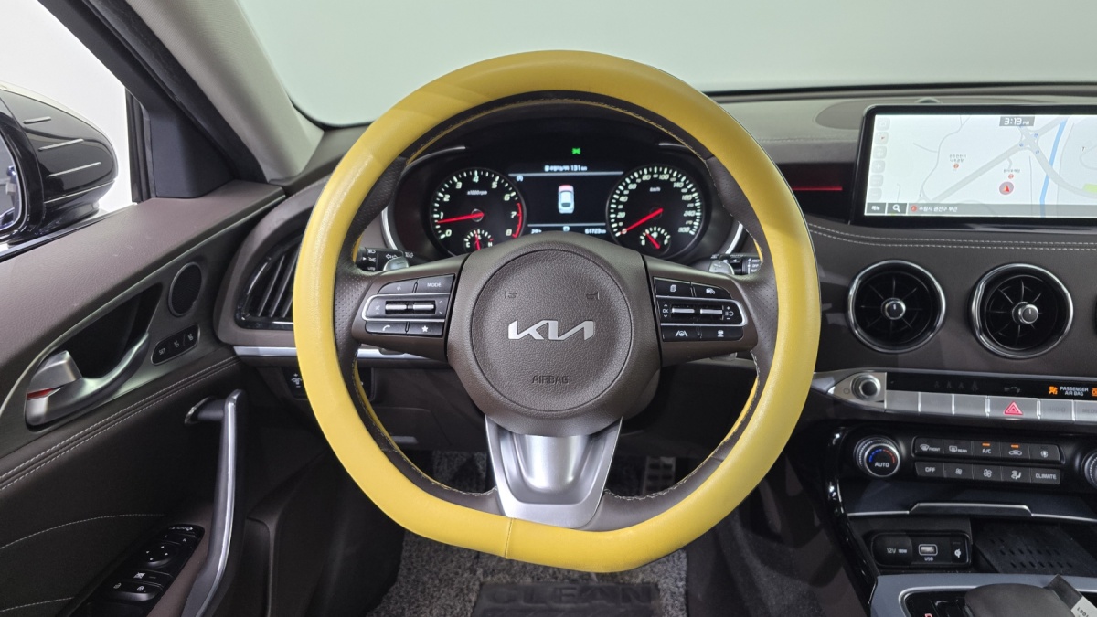 Kia Stinger, 2022 — фото 12 из 12