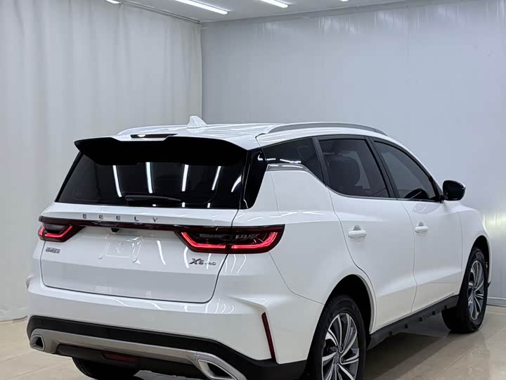 Geely Vision X6, 2023 — фото 4 из 9