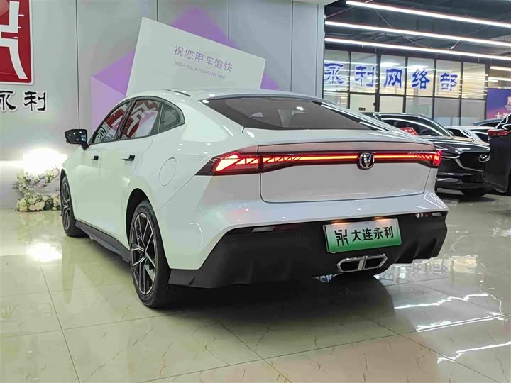 Changan UNI-V Hybrid, 2024 — фото 6 из 9