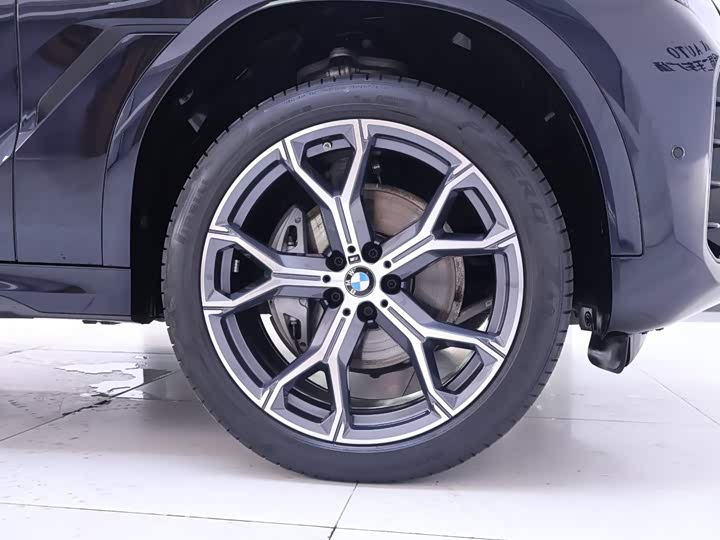 BMW X6, 2024 — фото 6 из 9