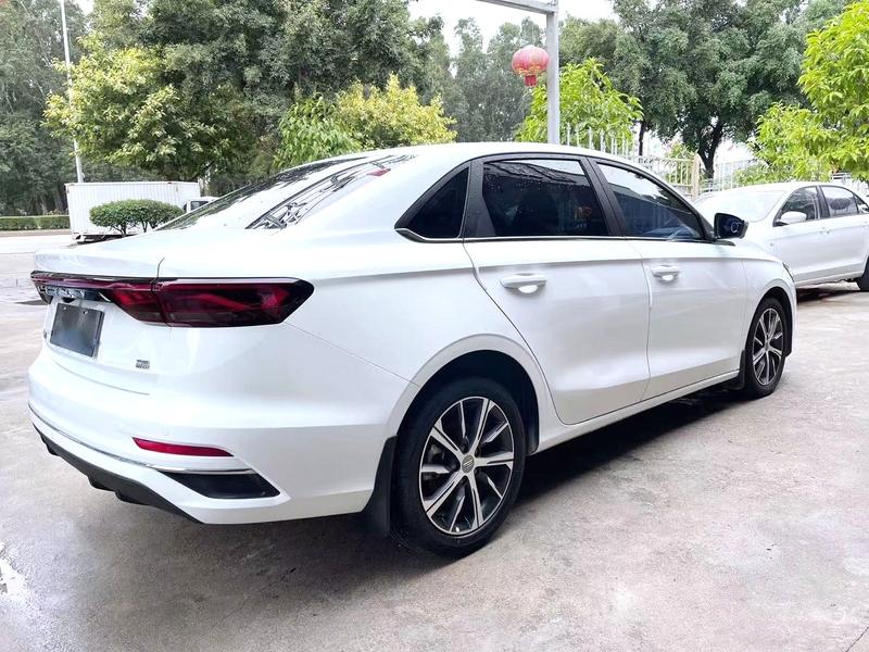 Geely Emgrand, 2023 — фото 6 из 9