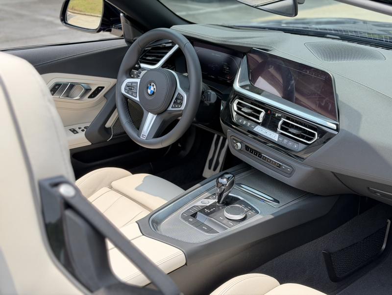 BMW Z4, 2025 — фото 8 из 11