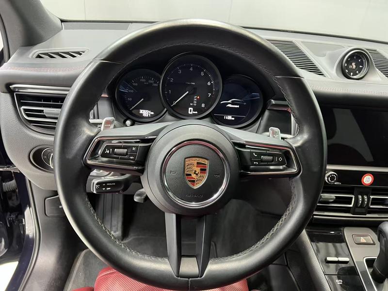Porsche Macan, 2023 — фото 10 из 12