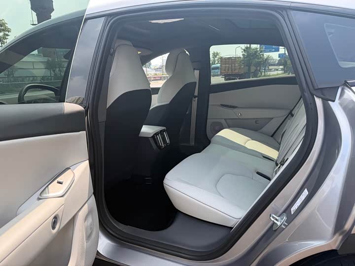 BAIC Arcfox Alpha S5, 2025 — фото 6 из 9