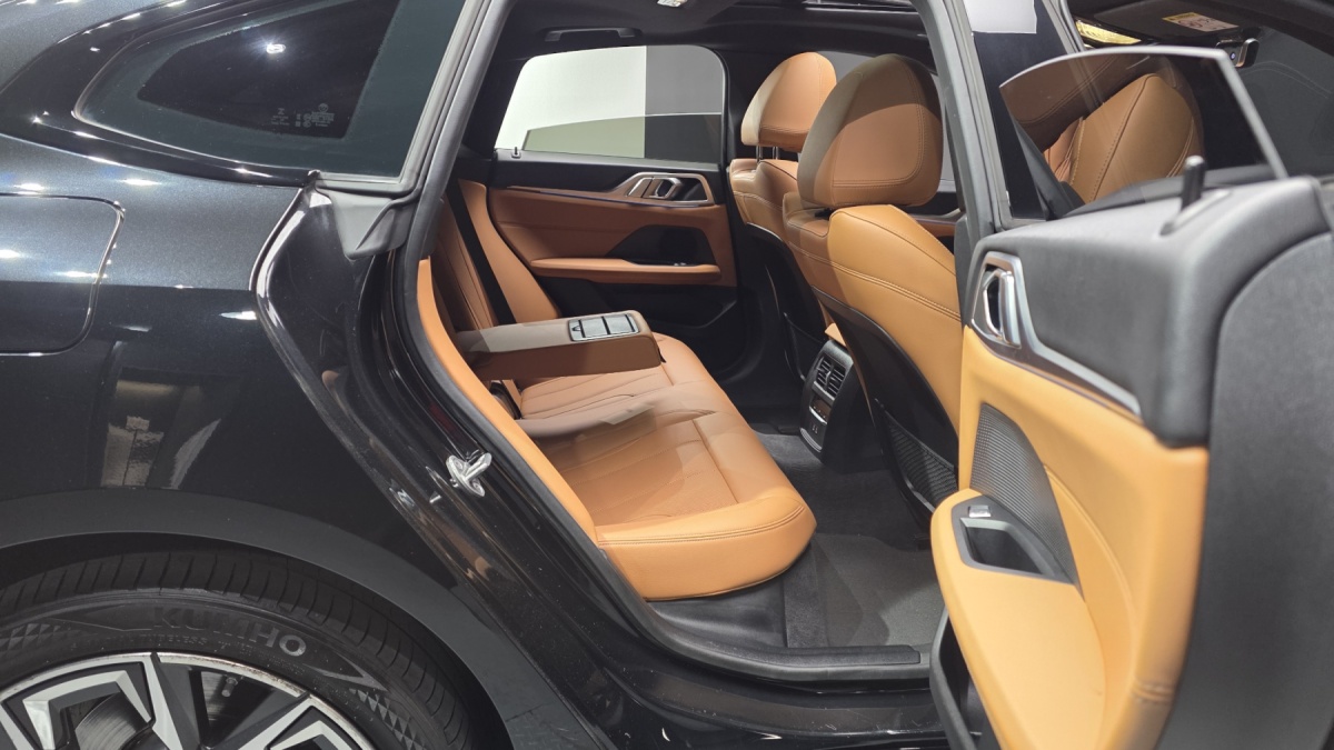 BMW i4, 2022 — фото 10 из 12