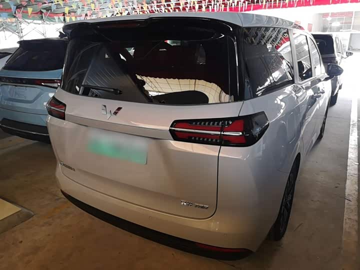 Wuling Starlight 730 Hybrid/EV, 2025 — фото 7 из 9