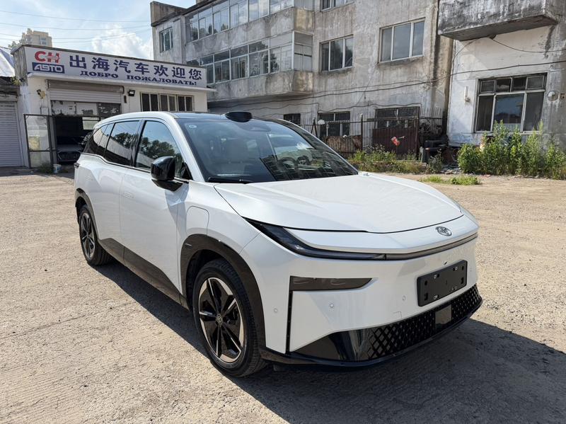 Toyota bZ3X, 2025 — фото 3 из 12
