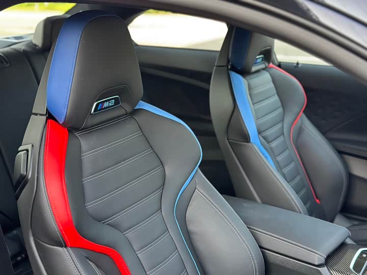 BMW M2, 2025 — фото 8 из 9