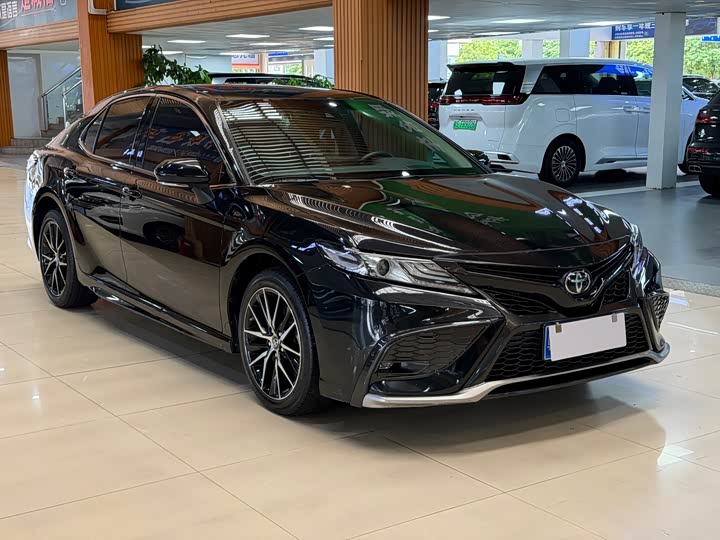 Toyota Camry, 2022 — фото 3 из 9