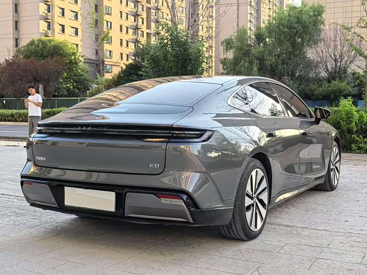 Geely Galaxy E8, 2024 — фото 9 из 9