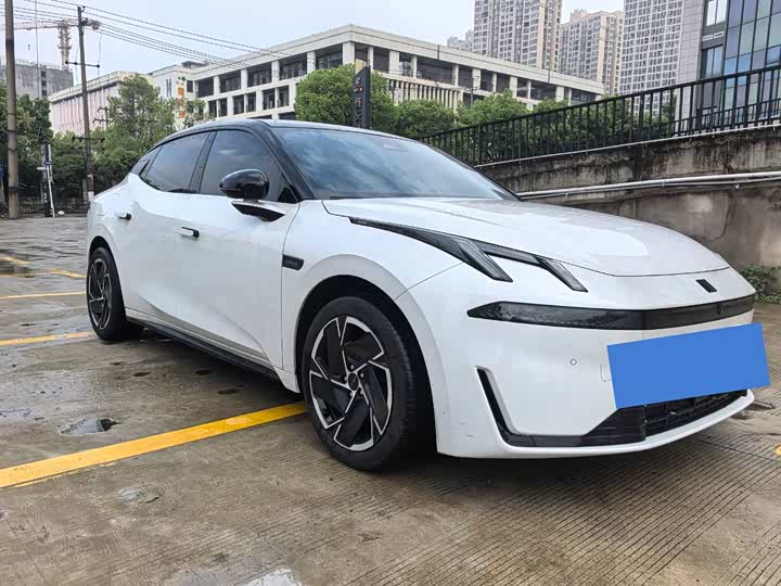 Lynk & Co 07 EM-P Hybrid, 2024 — фото 7 из 9