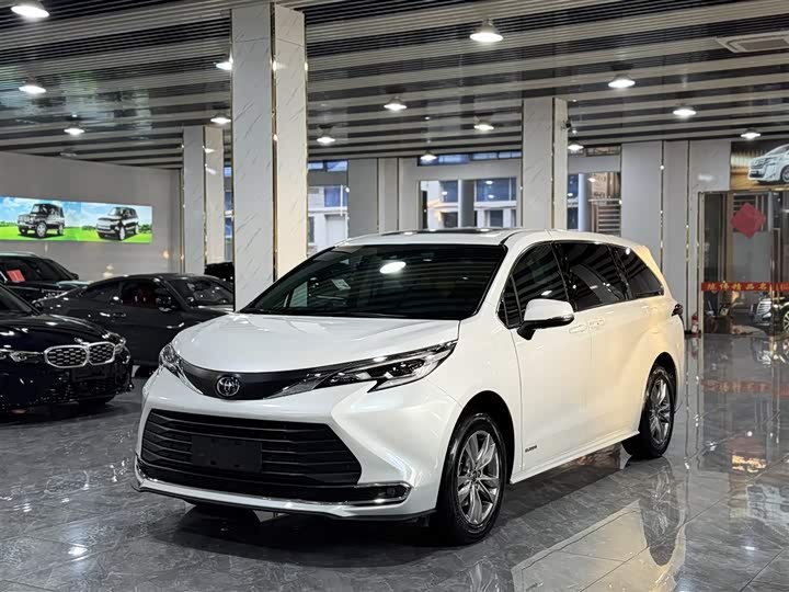 Toyota Sienna, 2023 — купить в Орле под ключ