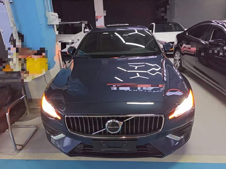 Volvo S60, 2024 — фото 3 из 9