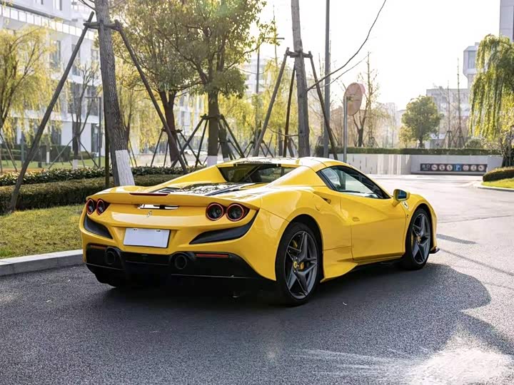 Ferrari F8, 2022 — фото 4 из 9
