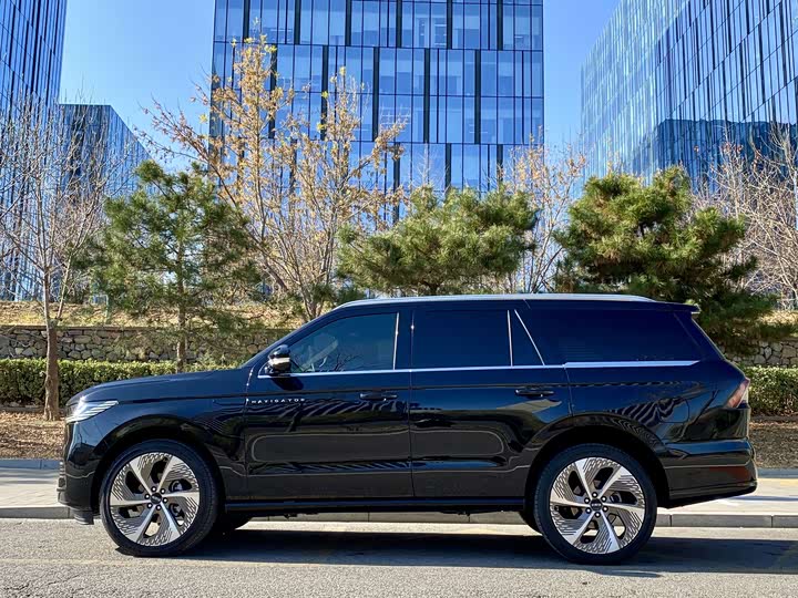 Lincoln Navigator, 2025 — фото 5 из 9
