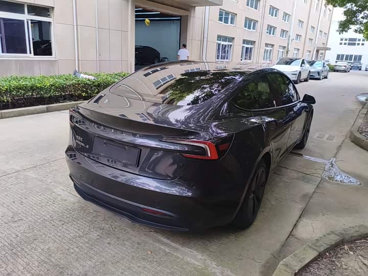 Tesla Model 3, 2024 — фото 7 из 9