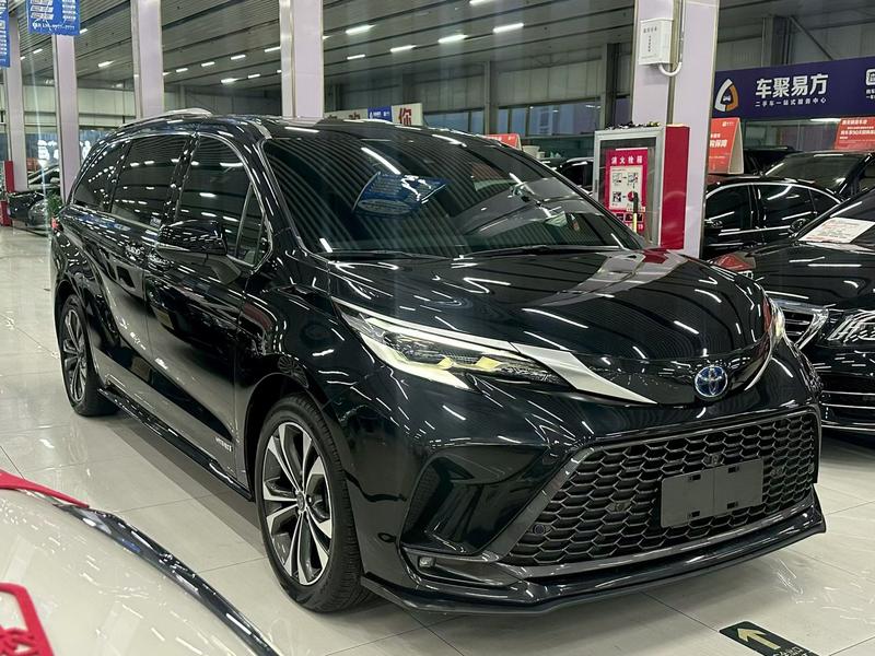 Toyota Granvia, 2023 — фото 2 из 8